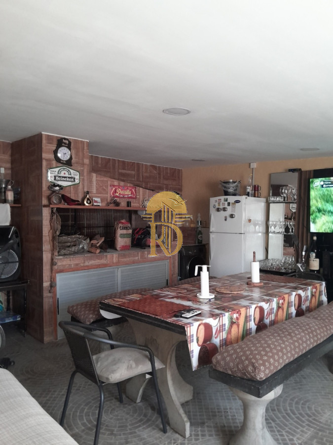 Casa remodelada en venta, 2 dormitorios y 2 baños, con barbacoa. -id-474-10