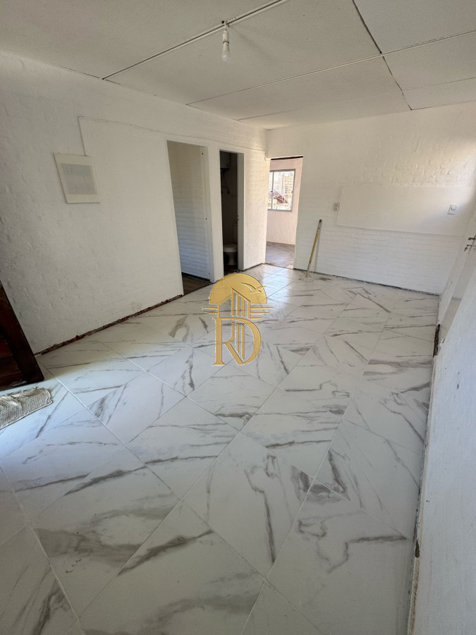 Casa de 1 dormitorio y medio, con patio. A pocas cuadras del centro de Maldonado. -id-898-2