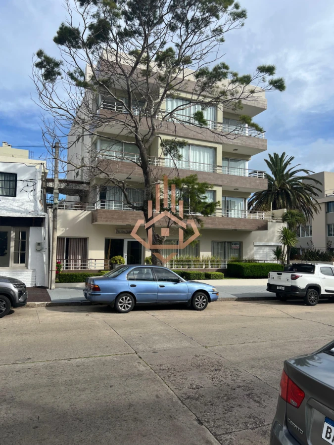 Exclusivo apartamento de 2 dormitorios con parrillero propio. Punta del Este.