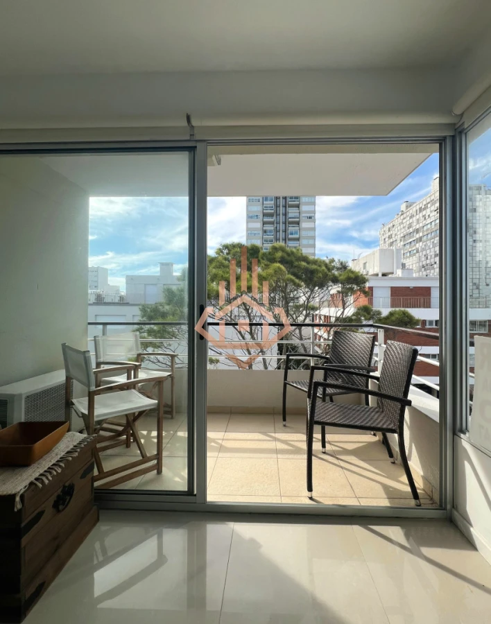 Exclusivo apartamento de 2 dormitorios con parrillero propio. Punta del Este.