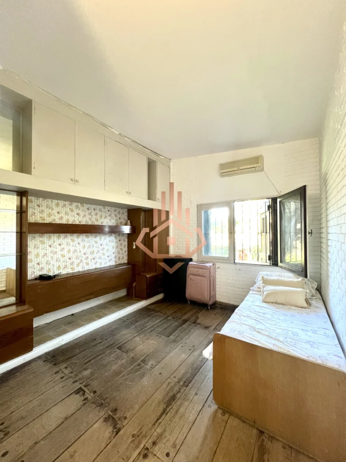 Amplia casa en Cantegril, Punta del Este. 509m2 construidos y 2000 de terreno.