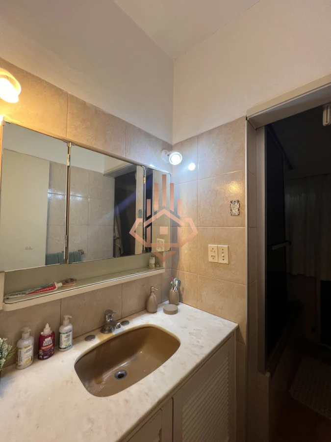 Amplia casa en Cantegril, Punta del Este. 509m2 construidos y 2000 de terreno.