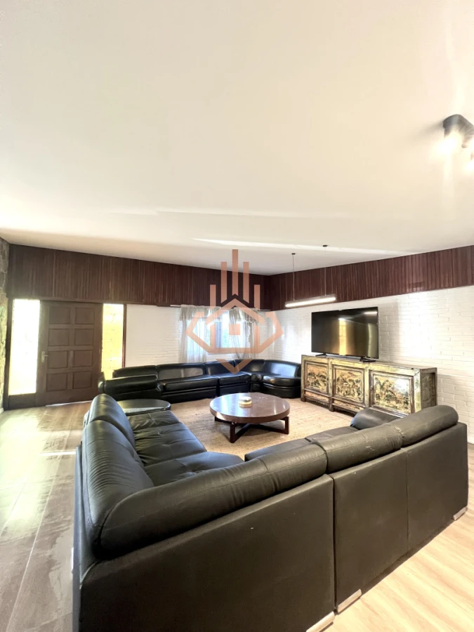 Amplia casa en Cantegril, Punta del Este. 509m2 construidos y 2000 de terreno.