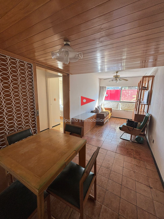 Apartamento ID.139 - Oportunidad de negocio! Apartamento de 2 dormitorios y 2 baños con bajos gastos! 