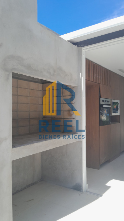 Casa ID.64 - Casa a estrenar, precio en pozo. Barrio Privado Solanas. Punta Ballena.