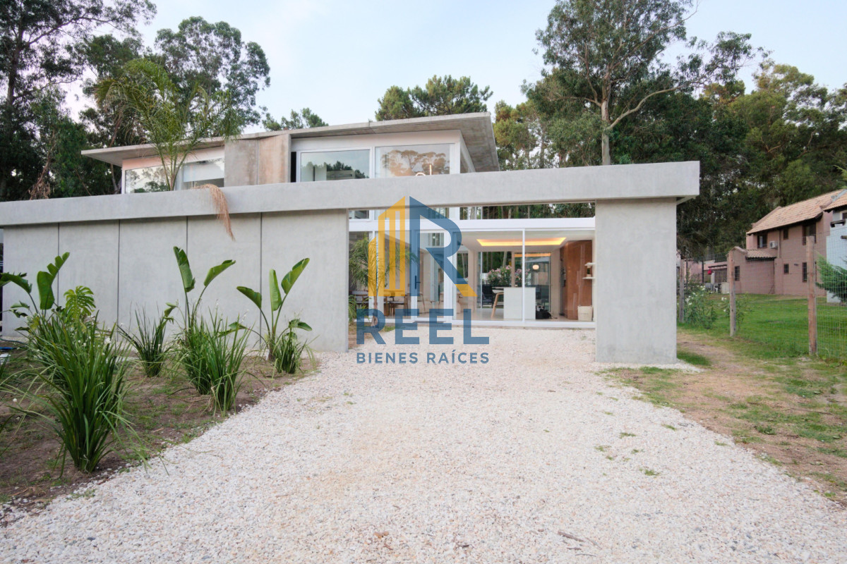 Casa ID.64 - Casa a estrenar, precio en pozo. Barrio Privado Solanas. Punta Ballena.
