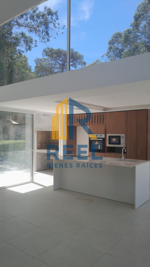 Casa ID.64 - Casa a estrenar, precio en pozo. Barrio Privado Solanas. Punta Ballena.