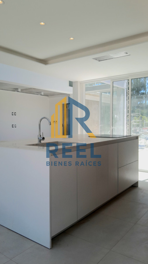 Casa ID.64 - Casa a estrenar, precio en pozo. Barrio Privado Solanas. Punta Ballena.