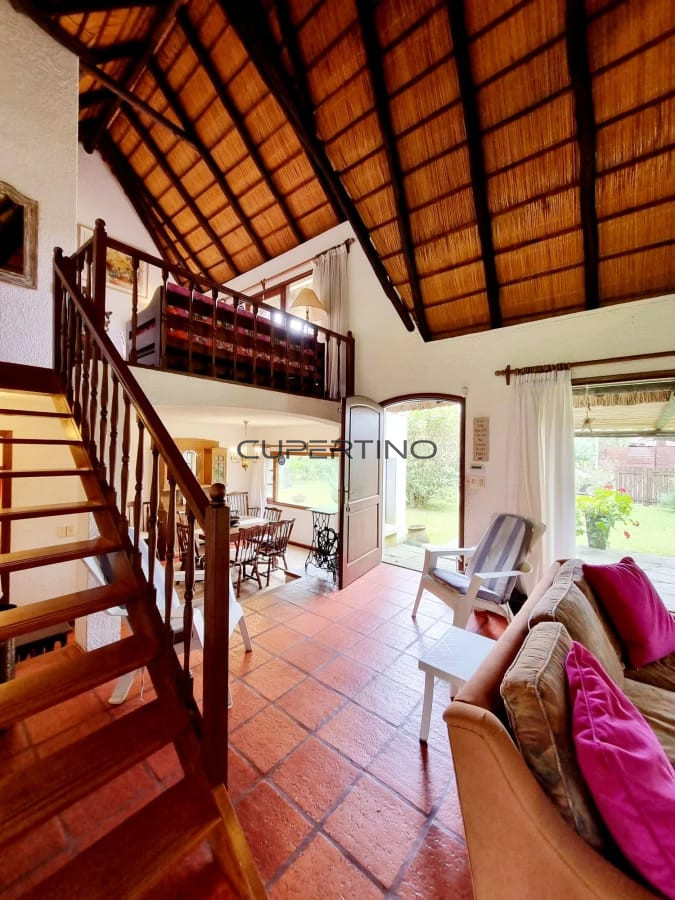 Venta y alquiler de verano. Amplia casa en Pinares. Con cancha de paddle. — foto 10