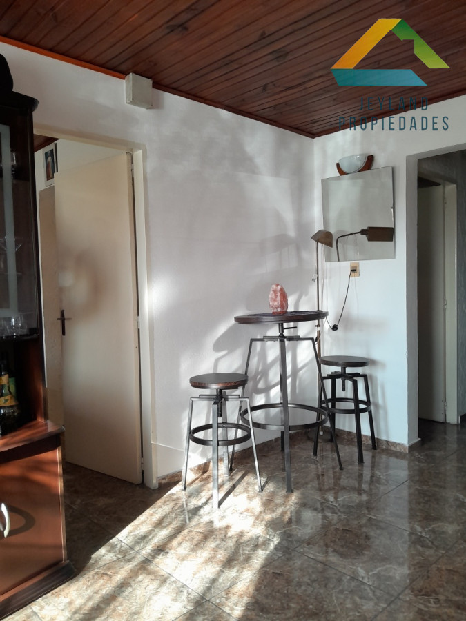 Casa ID.442 - Casa remodelada en venta, 2 dormitorios y 2 baños, con barbacoa. 