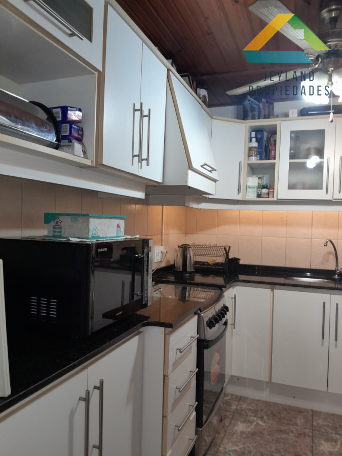 Casa ID.442 - Casa remodelada en venta, 2 dormitorios y 2 baños, con barbacoa. 