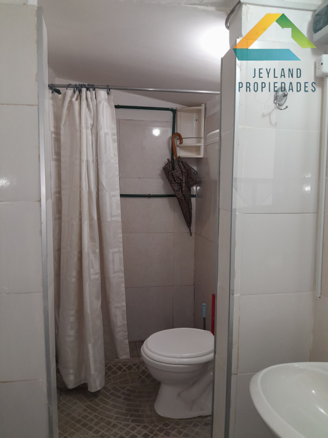 Casa ID.442 - Casa remodelada en venta, 2 dormitorios y 2 baños, con barbacoa. 