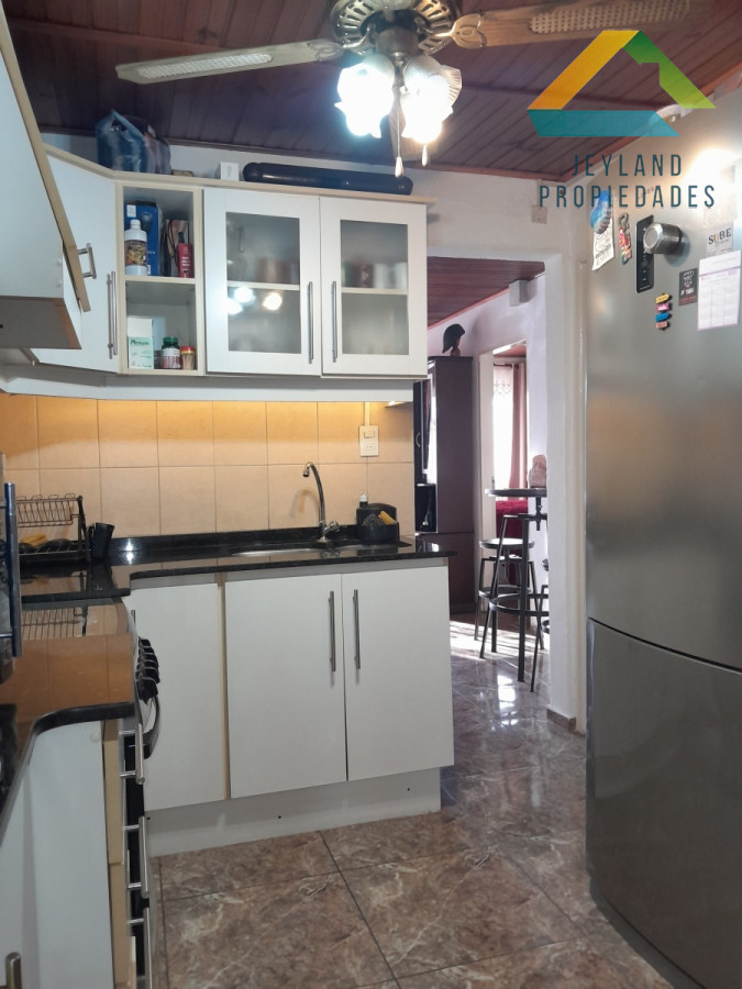 Casa ID.442 - Casa remodelada en venta, 2 dormitorios y 2 baños, con barbacoa. 