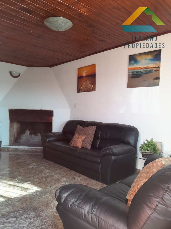 Casa ID.442 - Casa remodelada en venta, 2 dormitorios y 2 baños, con barbacoa. 
