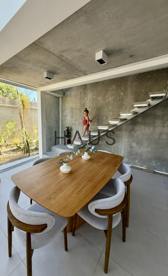 Casa ID.193 - Casa a estrenar, precio en pozo. Barrio Privado Solanas. Punta Ballena.