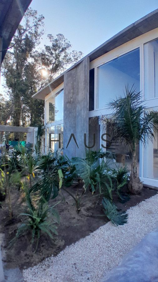 Casa ID.193 - Casa a estrenar, precio en pozo. Barrio Privado Solanas. Punta Ballena.
