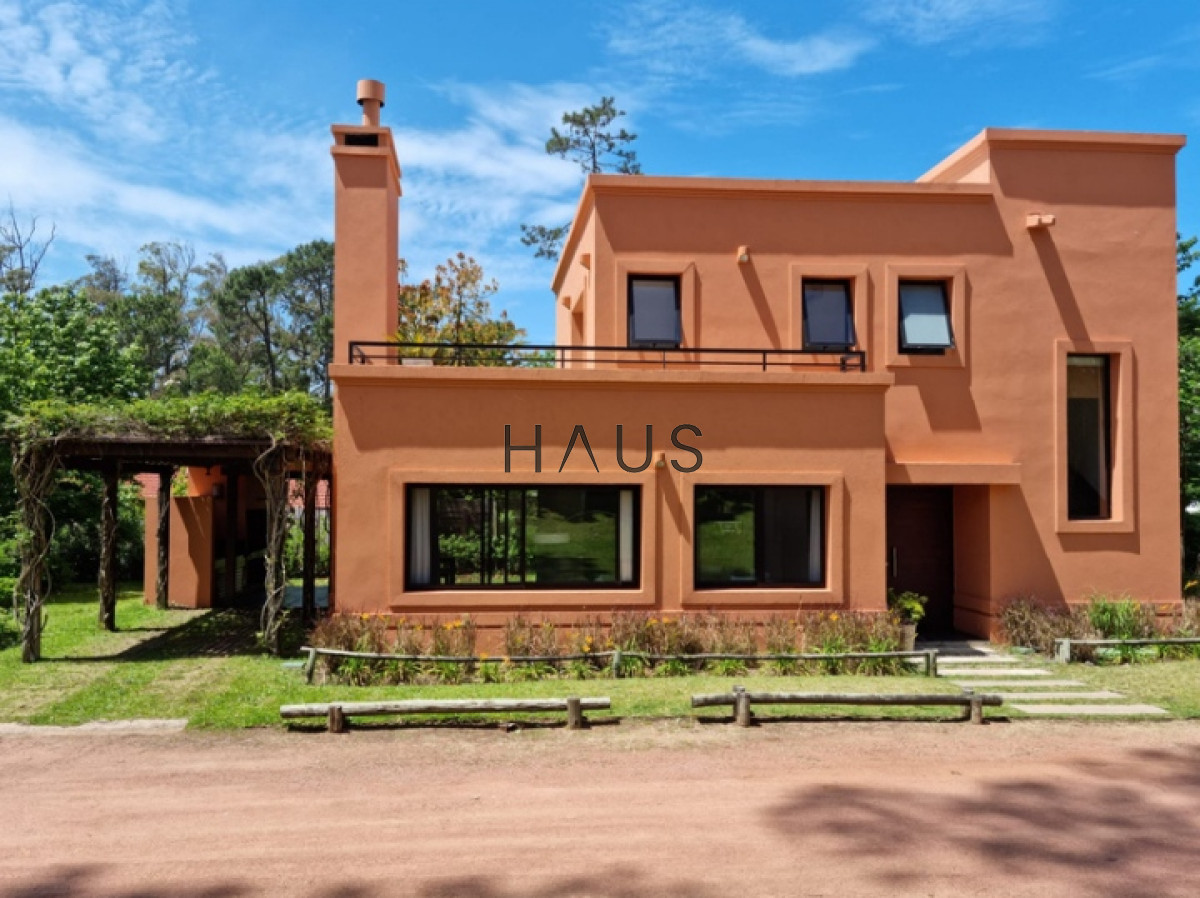 Casa ID.574 - Amplia casa en barrio privado. Punta del Este 