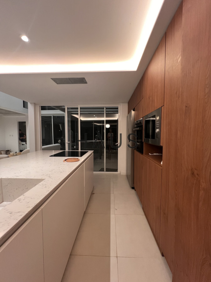 Casa ID.193 - Casa a estrenar, precio en pozo. Barrio Privado Solanas. Punta Ballena.