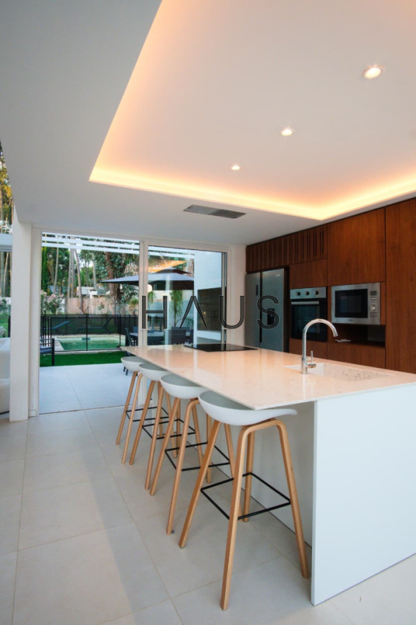 Casa ID.193 - Casa a estrenar, precio en pozo. Barrio Privado Solanas. Punta Ballena.