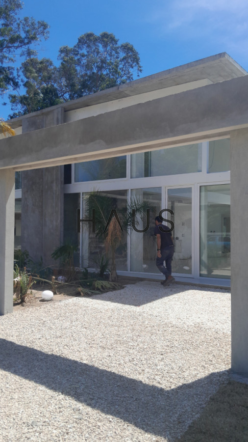 Casa ID.193 - Casa a estrenar, precio en pozo. Barrio Privado Solanas. Punta Ballena.