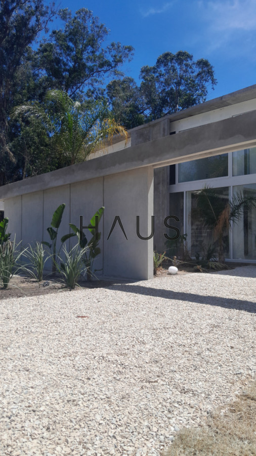 Casa ID.193 - Casa a estrenar, precio en pozo. Barrio Privado Solanas. Punta Ballena.