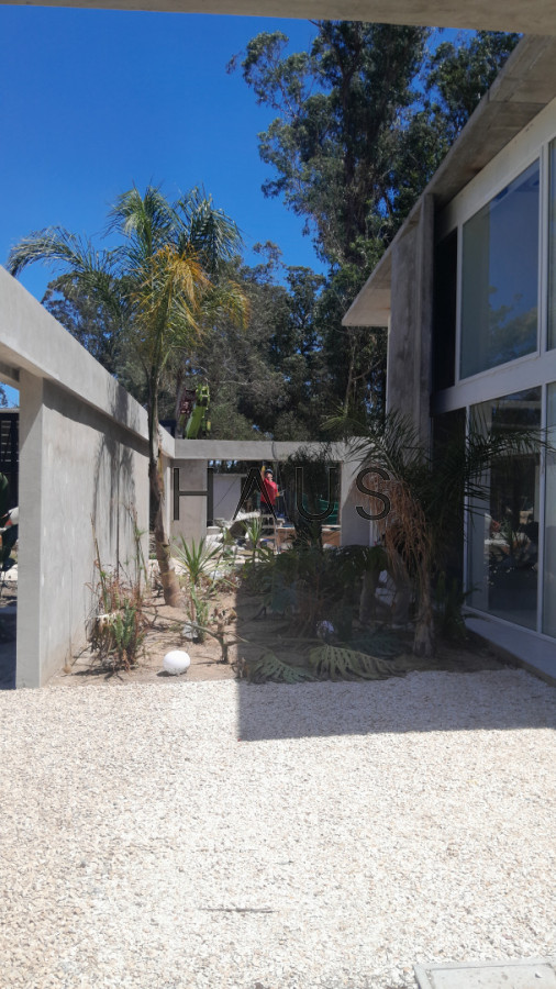 Casa ID.193 - Casa a estrenar, precio en pozo. Barrio Privado Solanas. Punta Ballena.