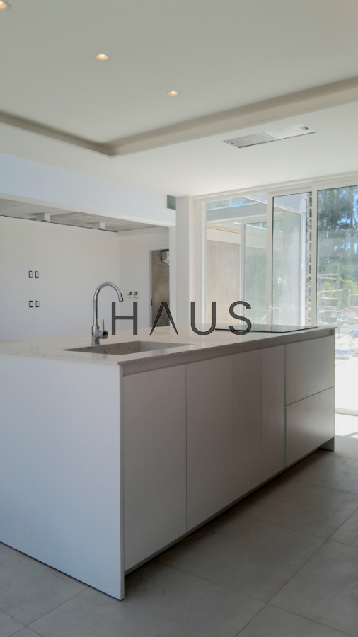 Casa ID.193 - Casa a estrenar, precio en pozo. Barrio Privado Solanas. Punta Ballena.