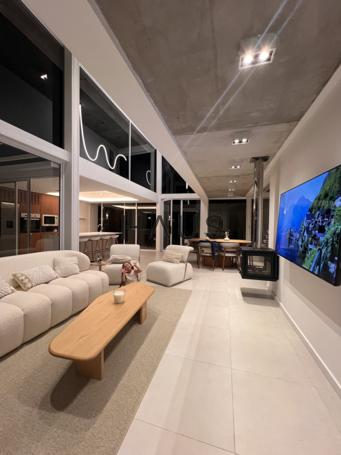 Casa ID.193 - Casa a estrenar, precio en pozo. Barrio Privado Solanas. Punta Ballena.