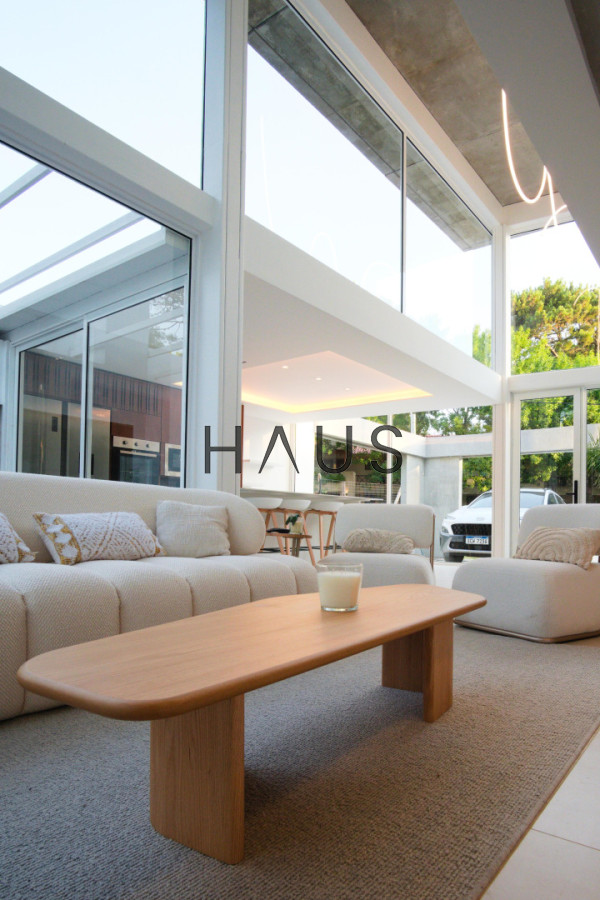 Casa ID.193 - Casa a estrenar, precio en pozo. Barrio Privado Solanas. Punta Ballena.