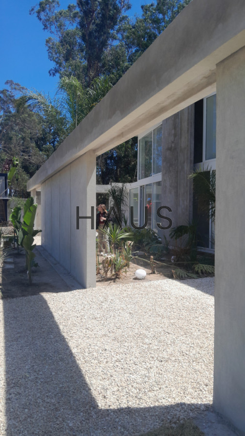 Casa ID.193 - Casa a estrenar, precio en pozo. Barrio Privado Solanas. Punta Ballena.