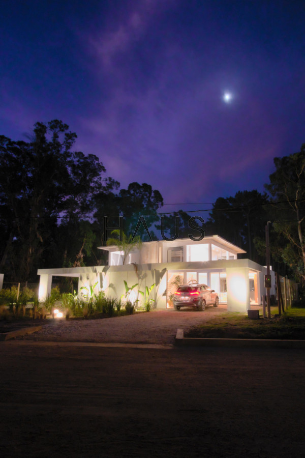 Casa ID.193 - Casa a estrenar, precio en pozo. Barrio Privado Solanas. Punta Ballena.