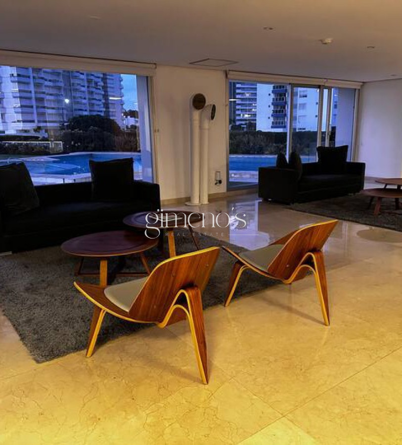 Apartamento ID.566 - Amplio apartamento en Primera línea de playa brava. PUNTA del Este. Alquiler de verano 