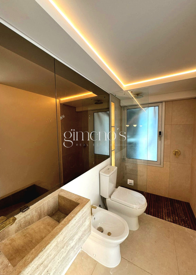 Apartamento ID.566 - Amplio apartamento en Primera línea de playa brava. PUNTA del Este. Alquiler de verano 