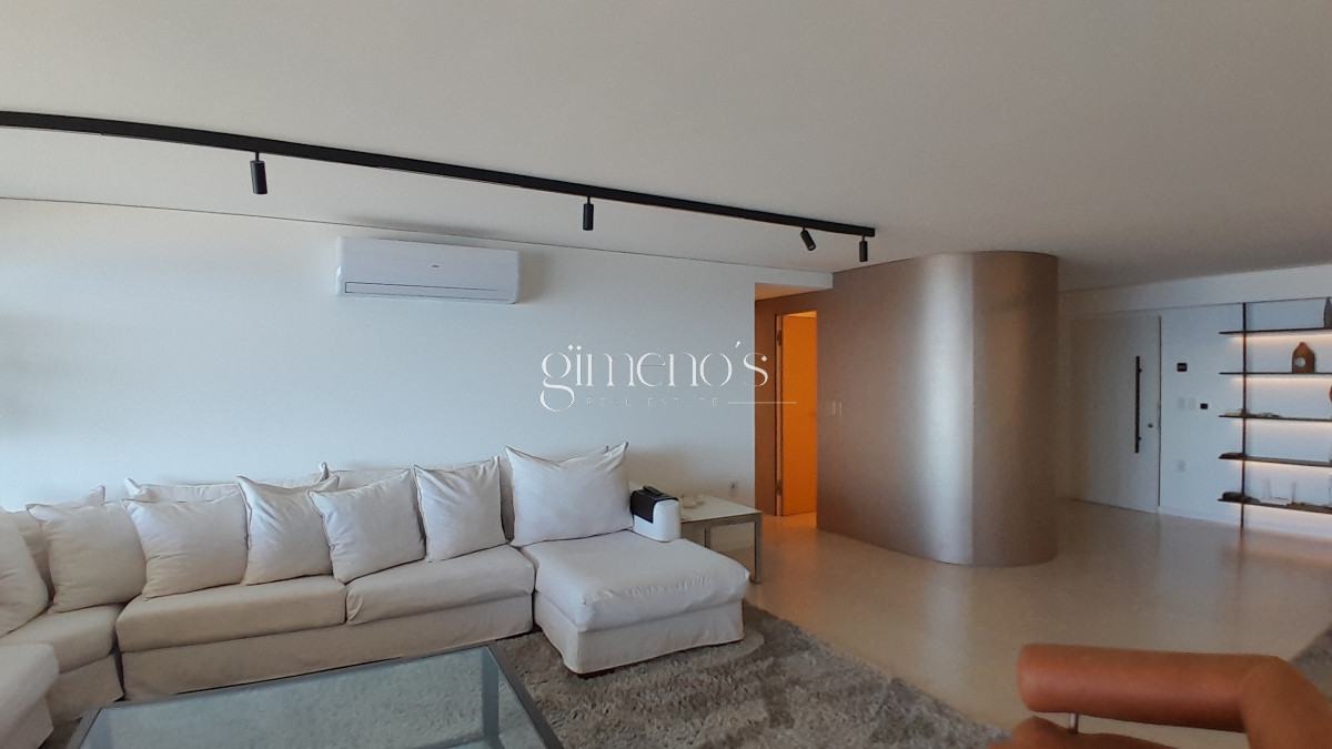 Apartamento ID.566 - Amplio apartamento en Primera línea de playa brava. PUNTA del Este. Alquiler de verano 