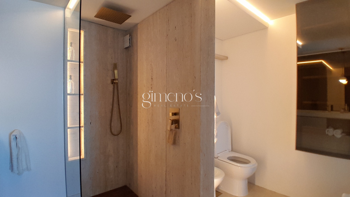 Apartamento ID.566 - Amplio apartamento en Primera línea de playa brava. PUNTA del Este. Alquiler de verano 