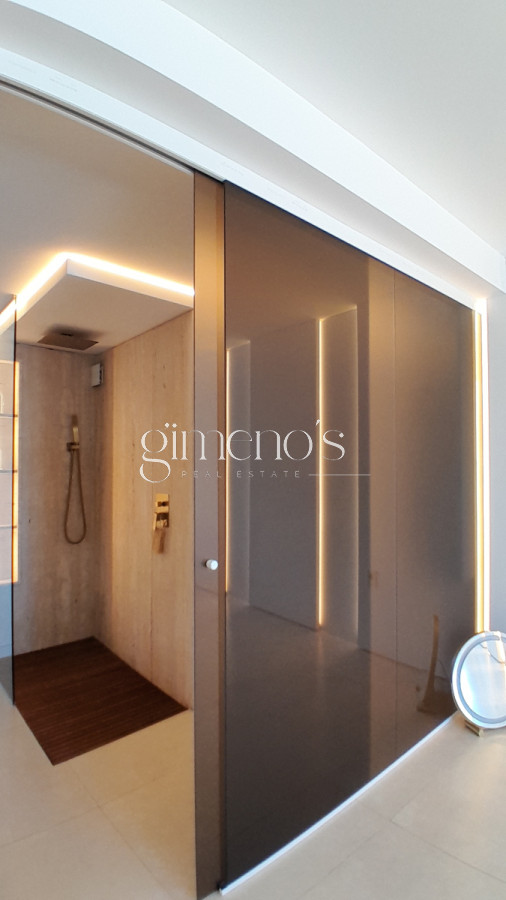 Apartamento ID.566 - Amplio apartamento en Primera línea de playa brava. PUNTA del Este. Alquiler de verano 