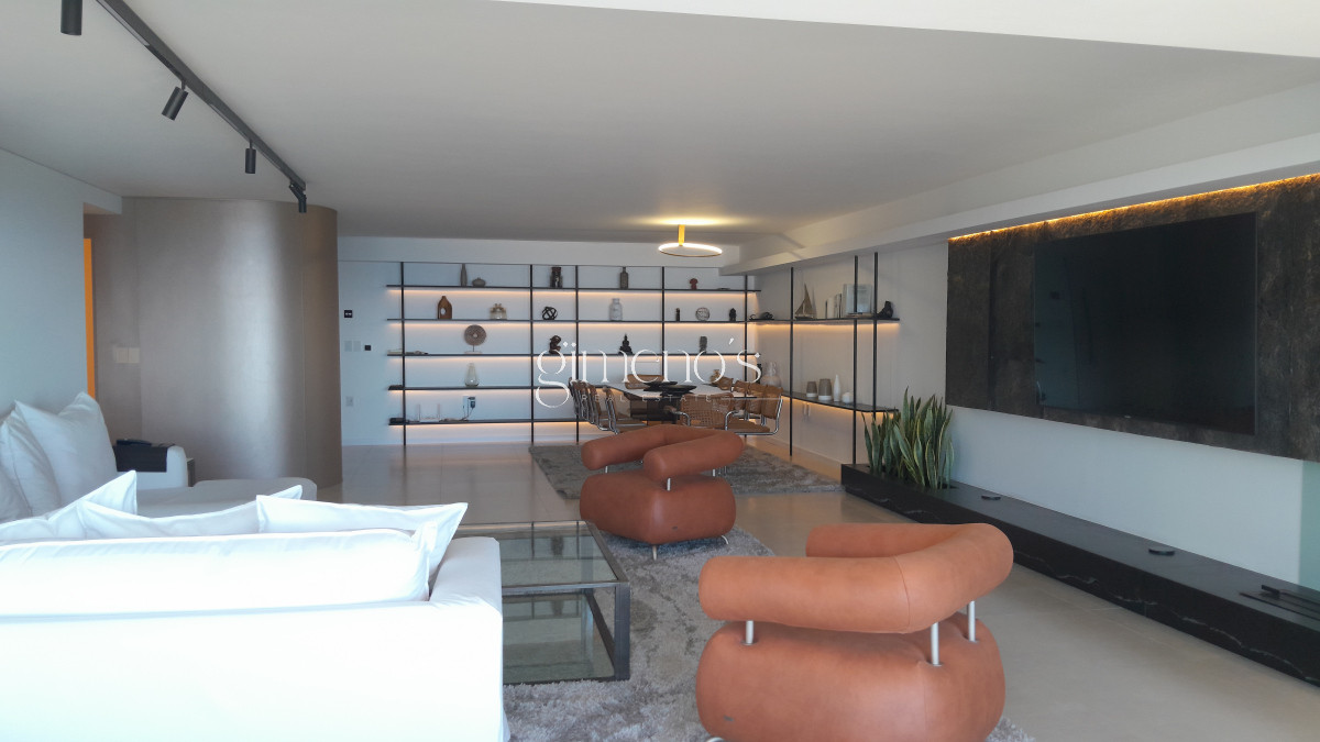 Apartamento ID.566 - Amplio apartamento en Primera línea de playa brava. PUNTA del Este. Alquiler de verano 