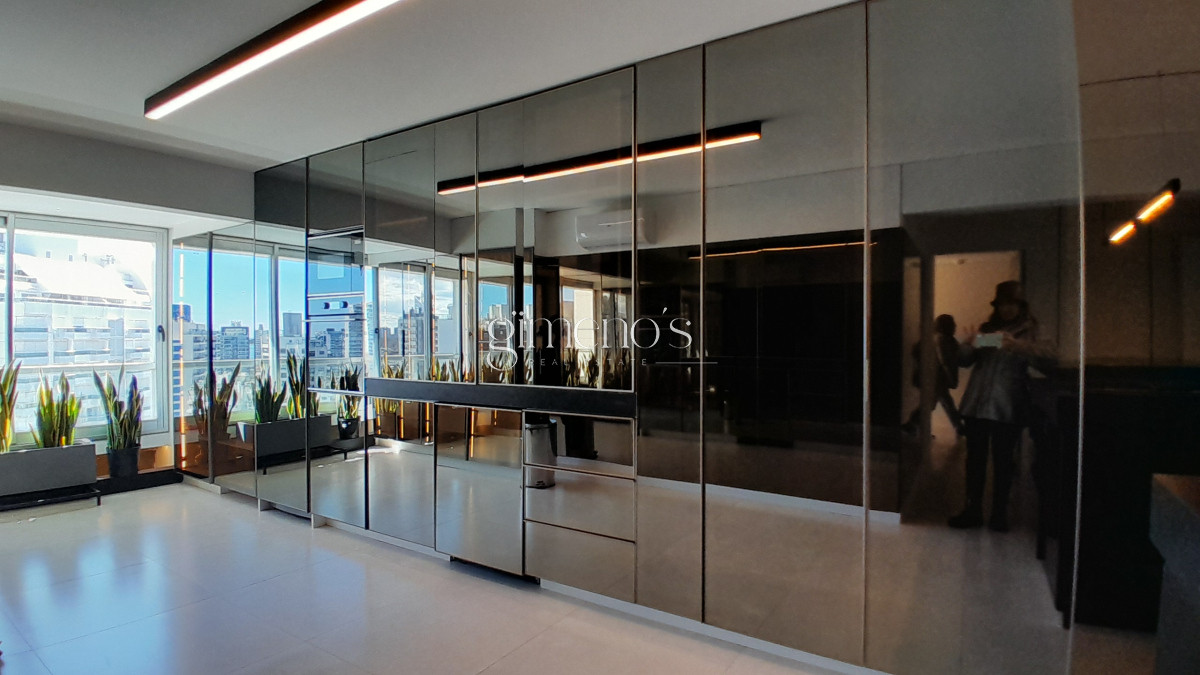 Apartamento ID.566 - Amplio apartamento en Primera línea de playa brava. PUNTA del Este. Alquiler de verano 