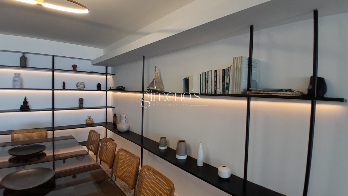 Apartamento ID.566 - Amplio apartamento en Primera línea de playa brava. PUNTA del Este. Alquiler de verano 