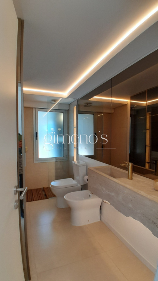 Apartamento ID.566 - Amplio apartamento en Primera línea de playa brava. PUNTA del Este. Alquiler de verano 