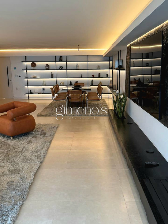 Apartamento ID.566 - Amplio apartamento en Primera línea de playa brava. PUNTA del Este. Alquiler de verano 