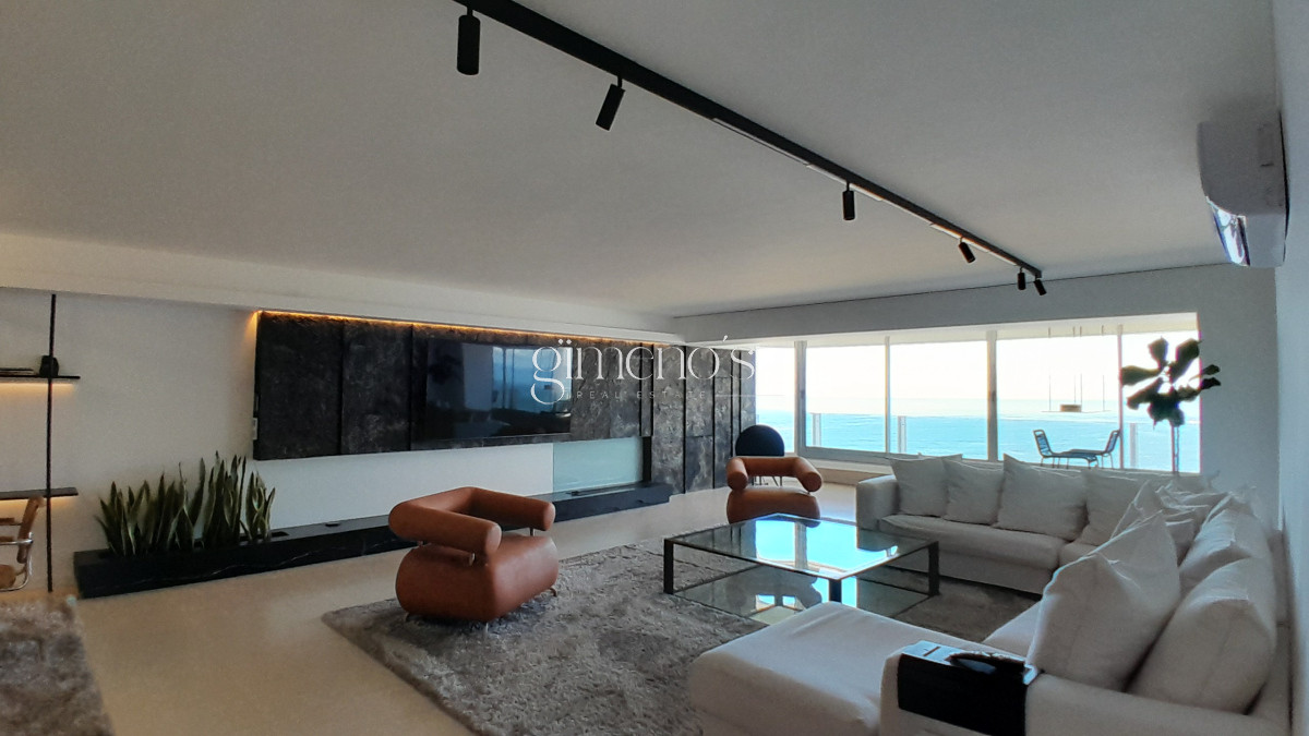 Apartamento ID.566 - Amplio apartamento en Primera línea de playa brava. PUNTA del Este. Alquiler de verano 