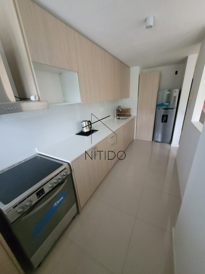 Apartamento ID.85 - Amplio apartamento de 3 dormitorios y 2 baños, ideal para vivir todo el año o para renta.