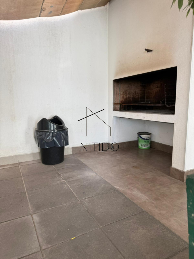 Apartamento ID.85 - Amplio apartamento de 3 dormitorios y 2 baños, ideal para vivir todo el año o para renta.