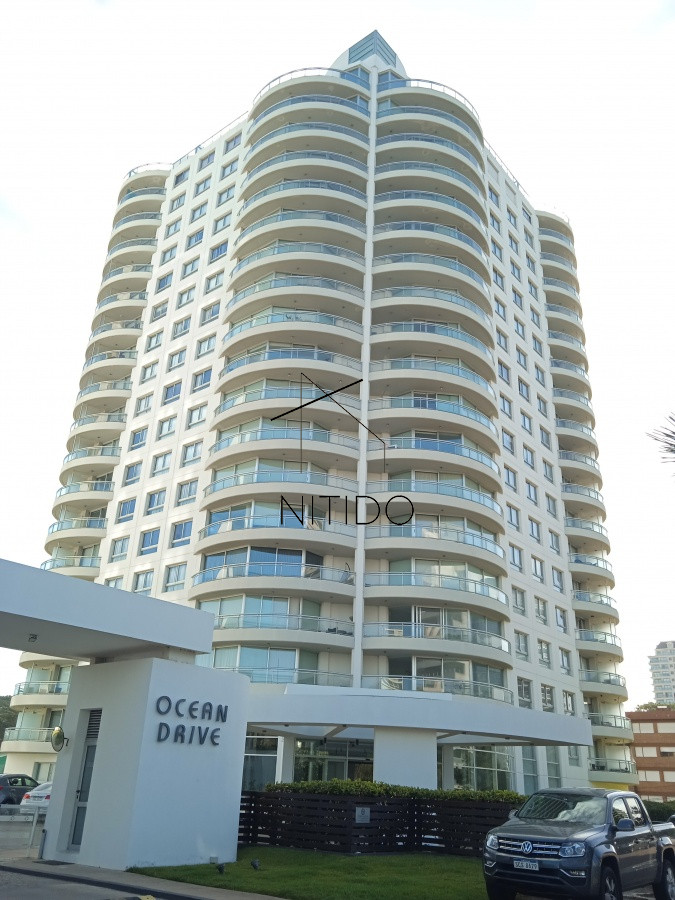Apartamento ID.78 - Apto sobre Roosevelt de 3 dormitorios 
