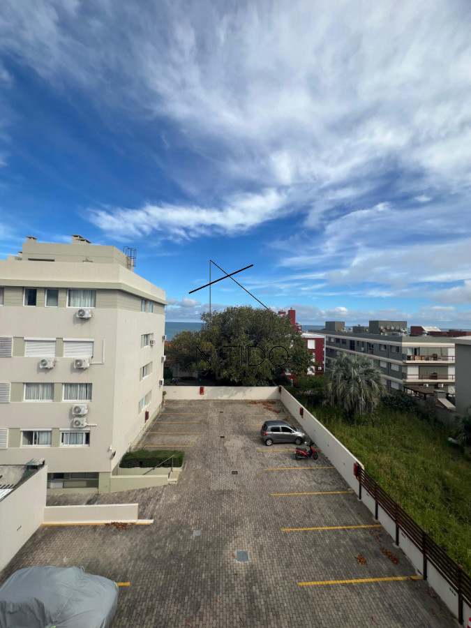 Apartamento ID.372 - Exclusivo apartamento de 2 dormitorios con parrillero propio. Punta del Este. 