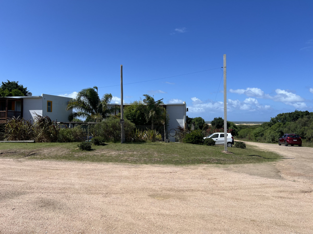 Apartamento ID.442 - Atención inversores, se vende complejo de 8 apartamentos en Punta Negra. Funcionando todo el año, ocupación casi del 100% en verano. 