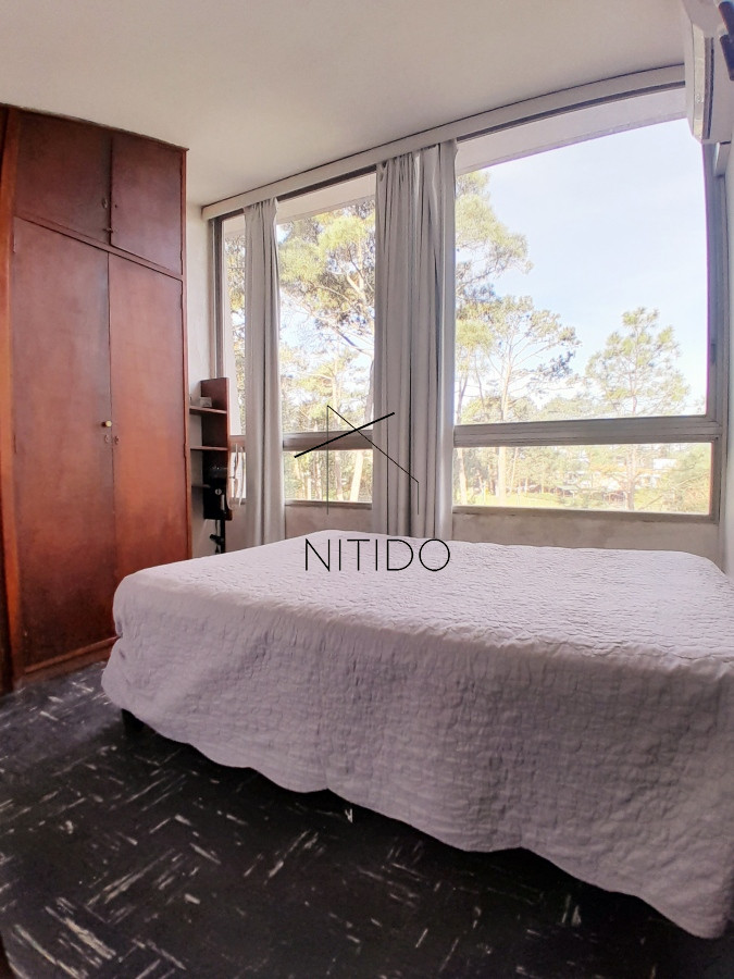 Apartamento ID.513 - Apartamento en venta de 1 dormitorio y medio. Playa mansa. Punta del Este.