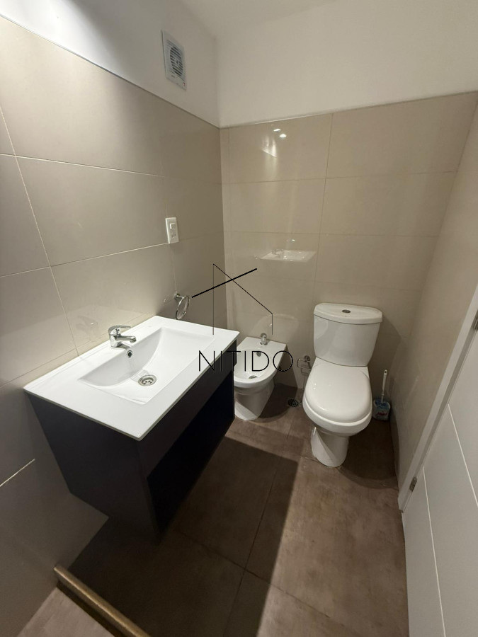 Apartamento ID.85 - Amplio apartamento de 3 dormitorios y 2 baños, ideal para vivir todo el año o para renta.