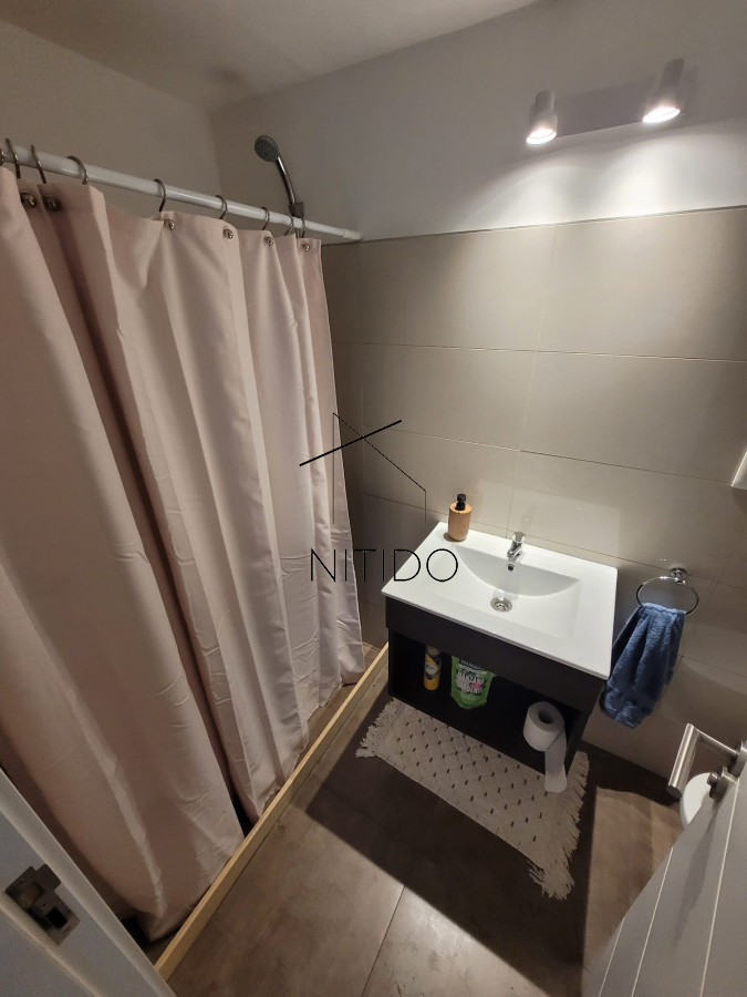 Apartamento ID.85 - Amplio apartamento de 3 dormitorios y 2 baños, ideal para vivir todo el año o para renta.